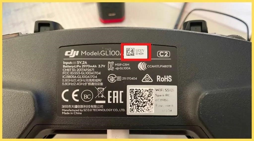 Расположение серийного номера DJI Spark Серийный номер пульта дистанционного управления DJI Spark